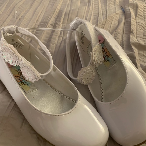 girls brand new white dress shoe ankle strap - Picture 3 of 3
